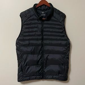 New without tags Black Oakley puffer vest XL